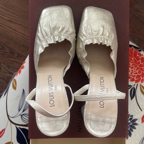 Vintage silver  Louis Vuitton Paris size 37 square toed heel with box and bags - Picture 4 of 7